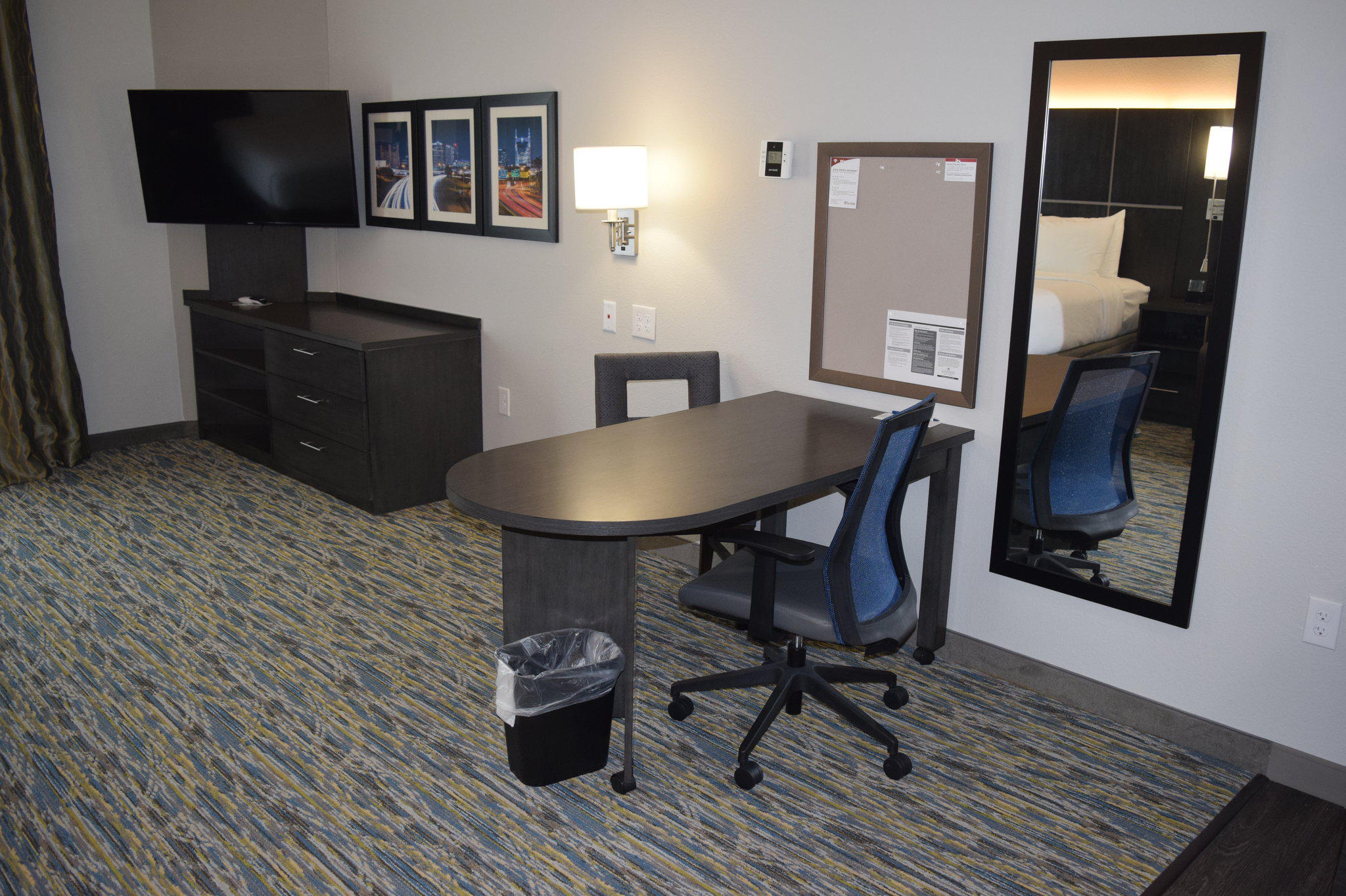 Фото Candlewood Suites Nashville - Metro Center, an Ihg Hotel