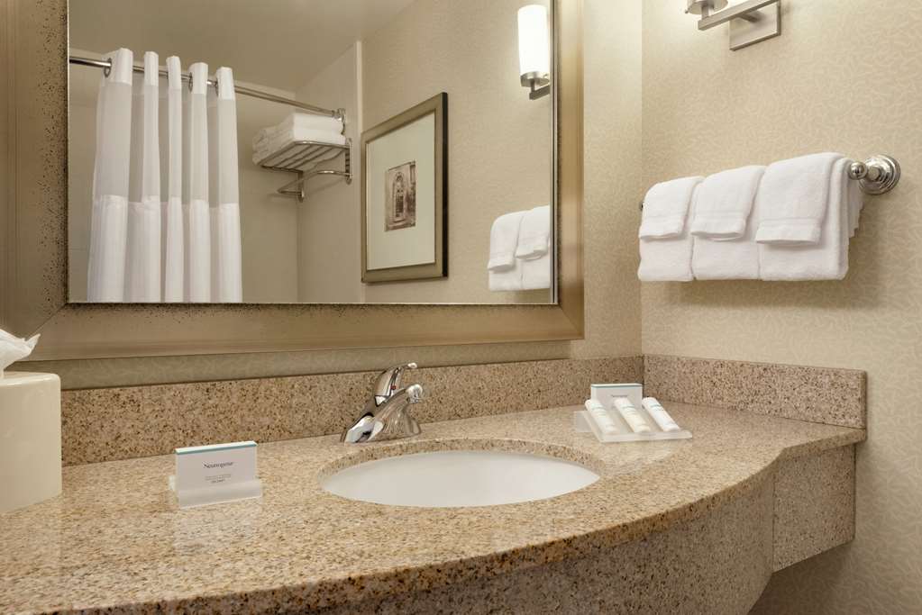 Фото Hilton Garden Inn Minneapolis Downtown