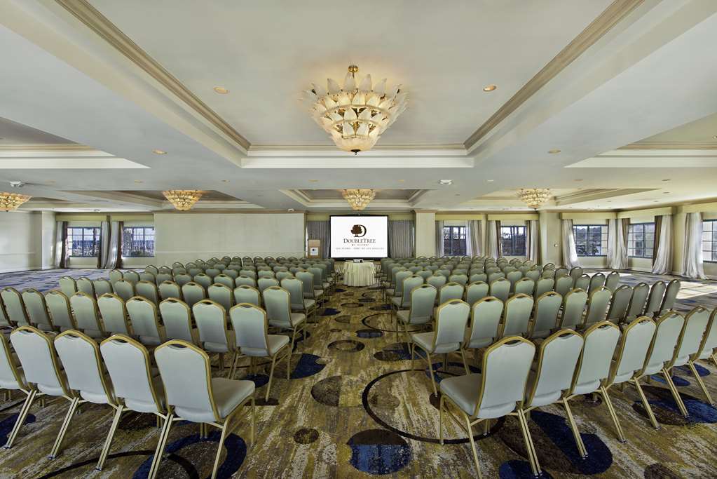 Фото DoubleTree by Hilton San Pedro - Port of Los Angeles