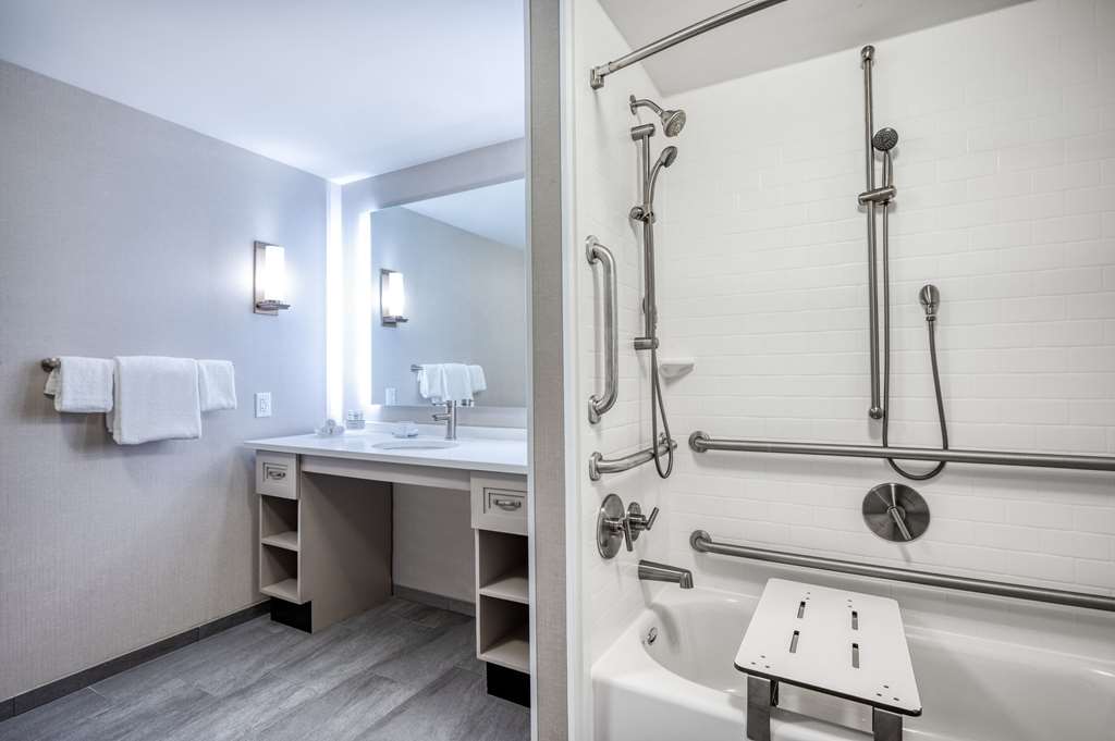 Фото Homewood Suites by Hilton Worcester