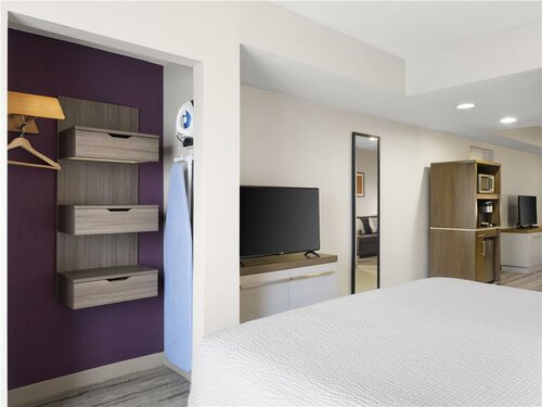 Гостиница Hilton Garden Inn Albuquerque Airport в Альбукерке
