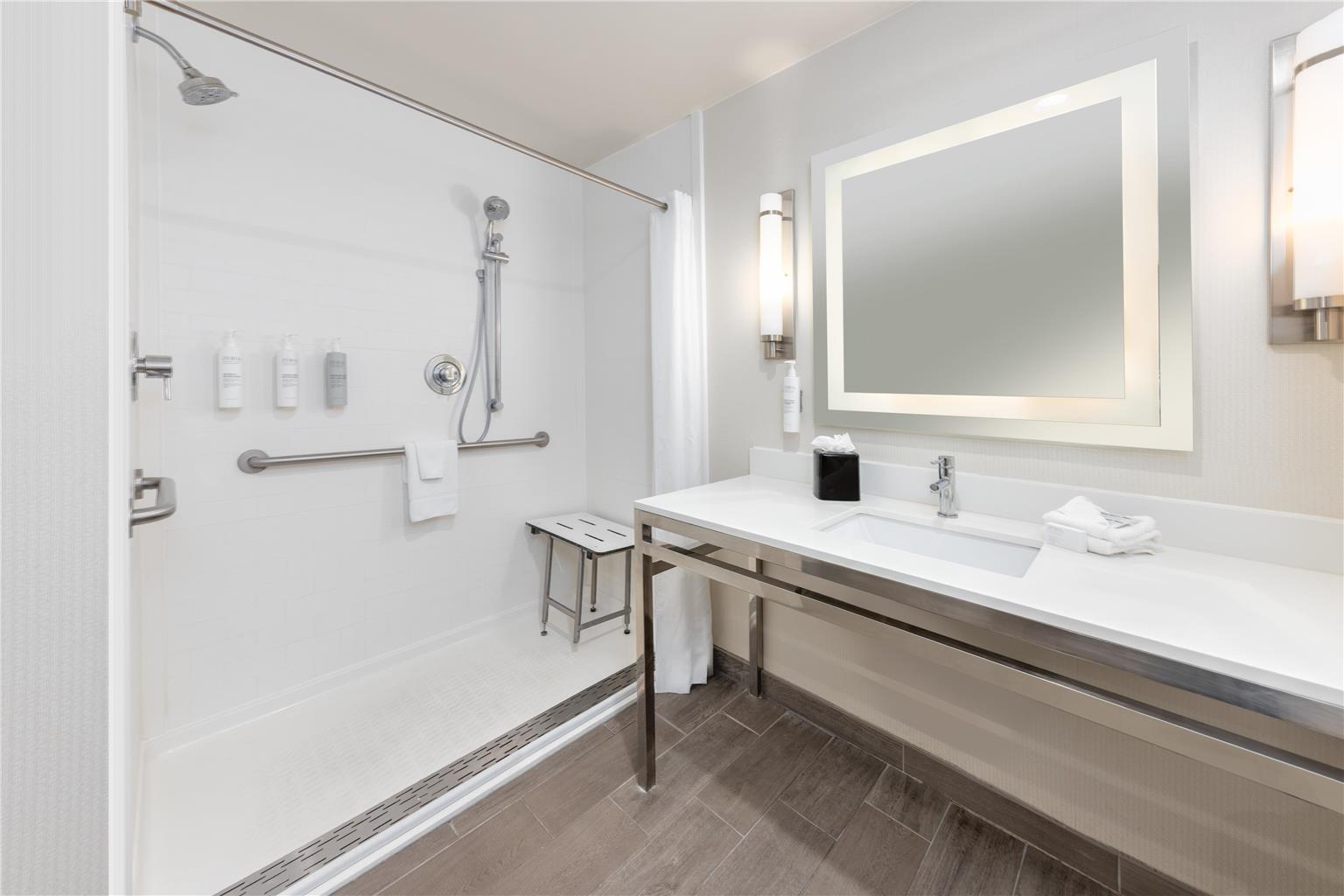 Фото Hilton Garden Inn San Antonio Downtown Riverwalk