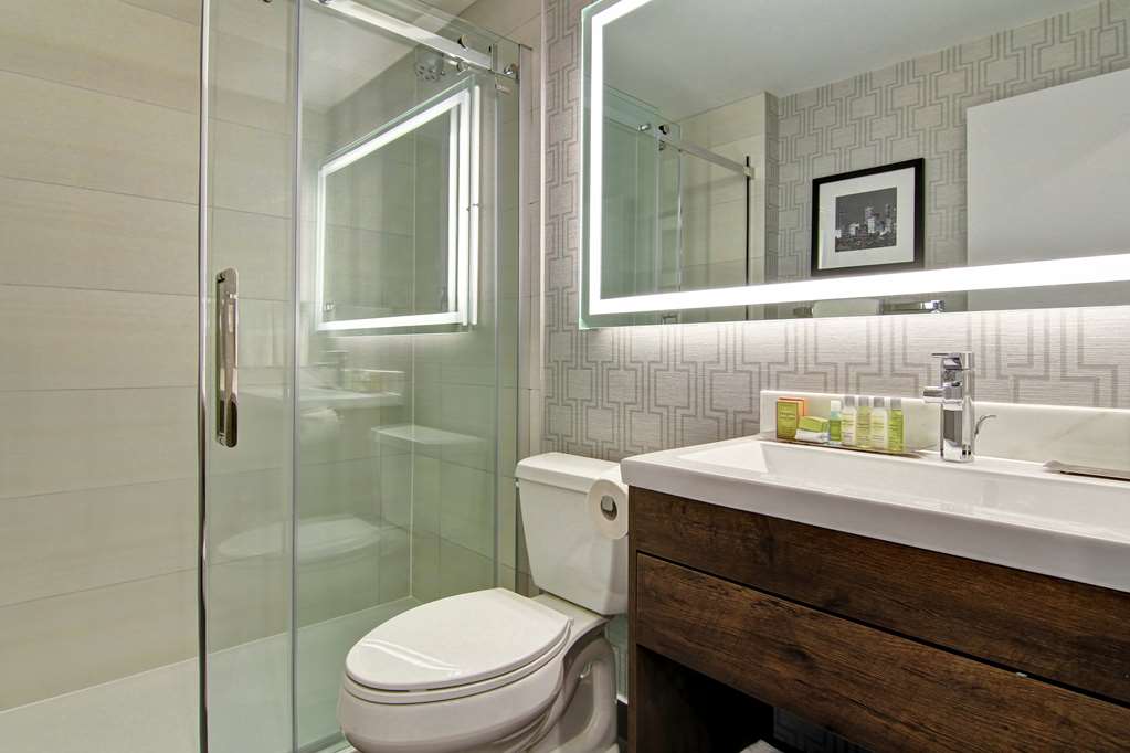Фото DoubleTree by Hilton Hotel Toronto Downtown