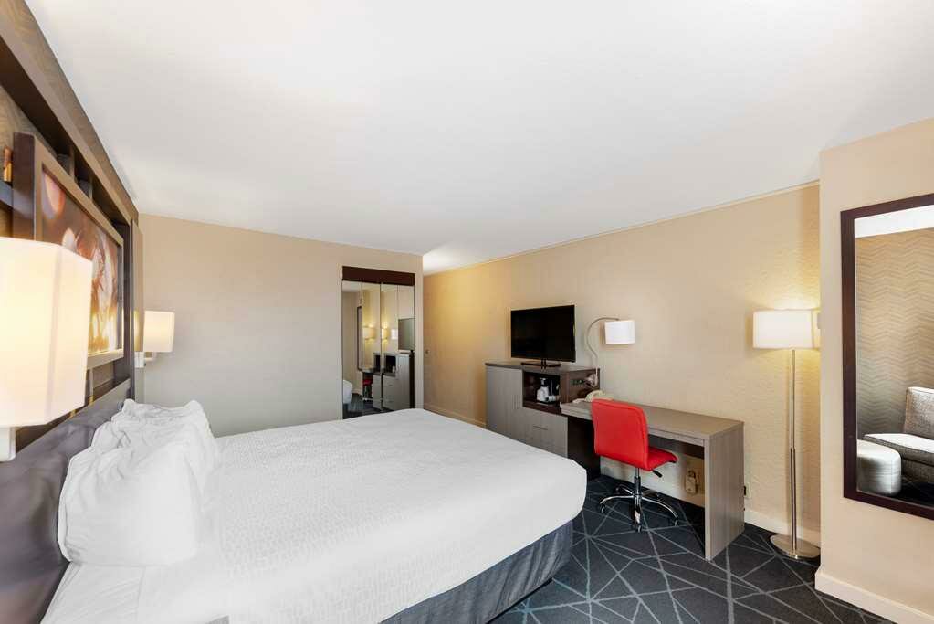 Фото Best Western Plus Austin Central