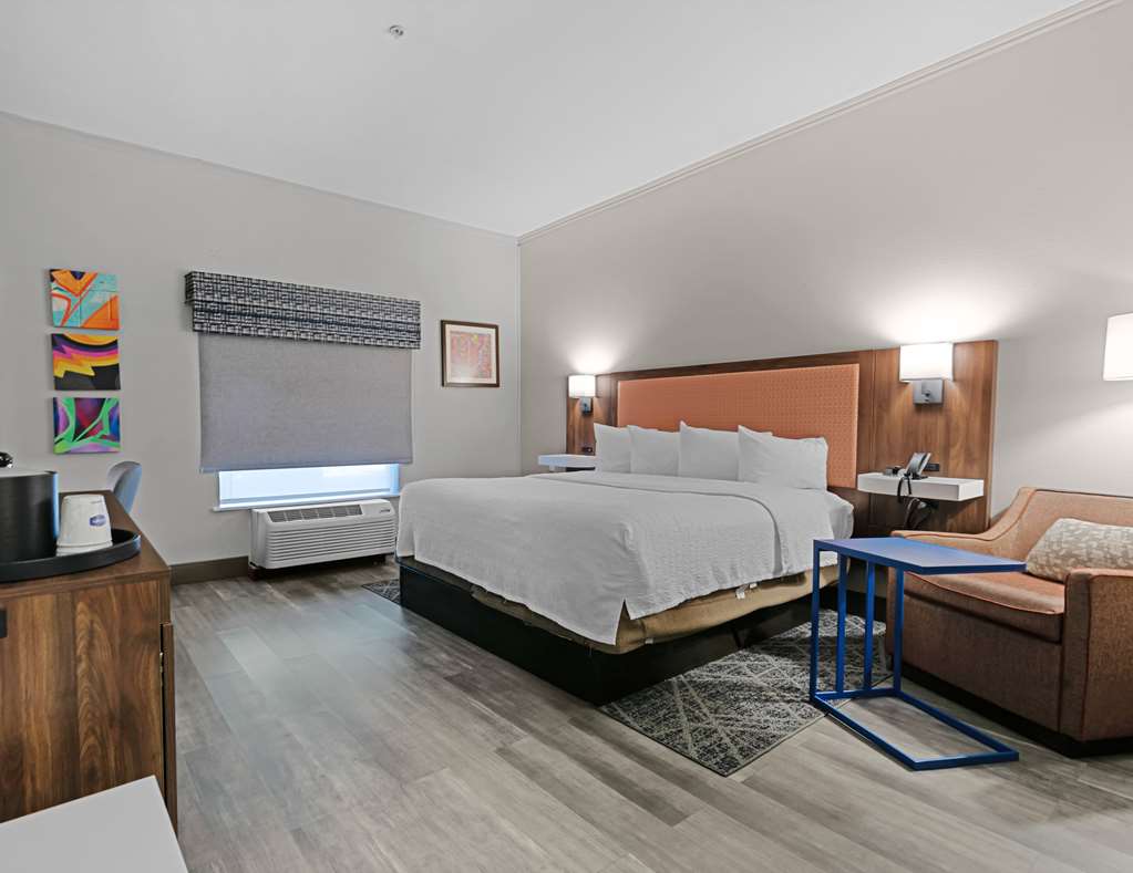Фото Hampton Inn Seguin