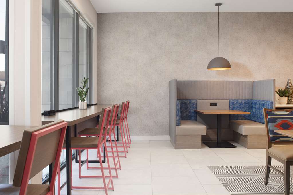 Фото Home2 Suites by Hilton Albuquerque Airport