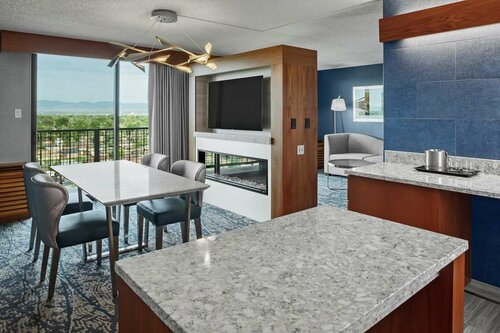 Гостиница DoubleTree by Hilton Hotel Denver в Денвере