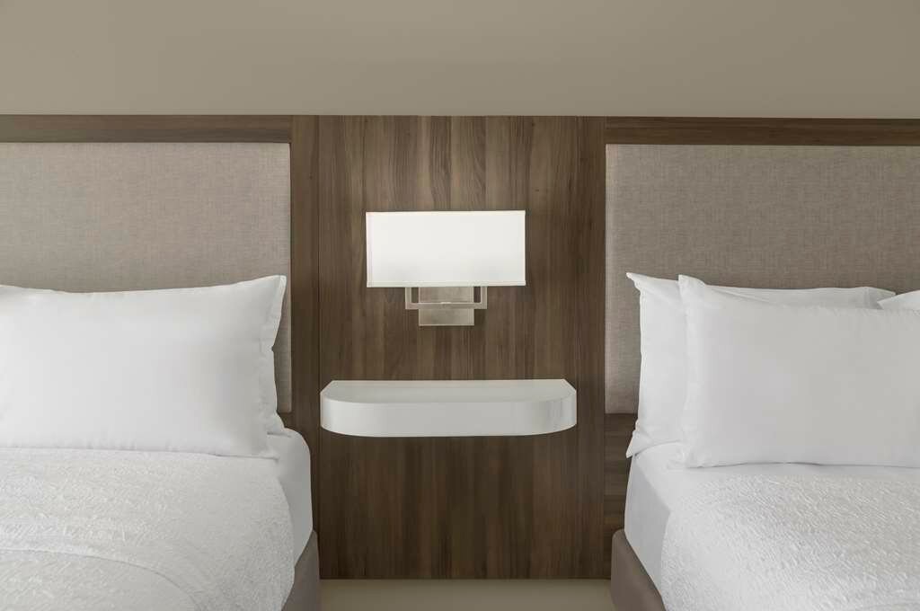 Фото Hampton Inn Olathe