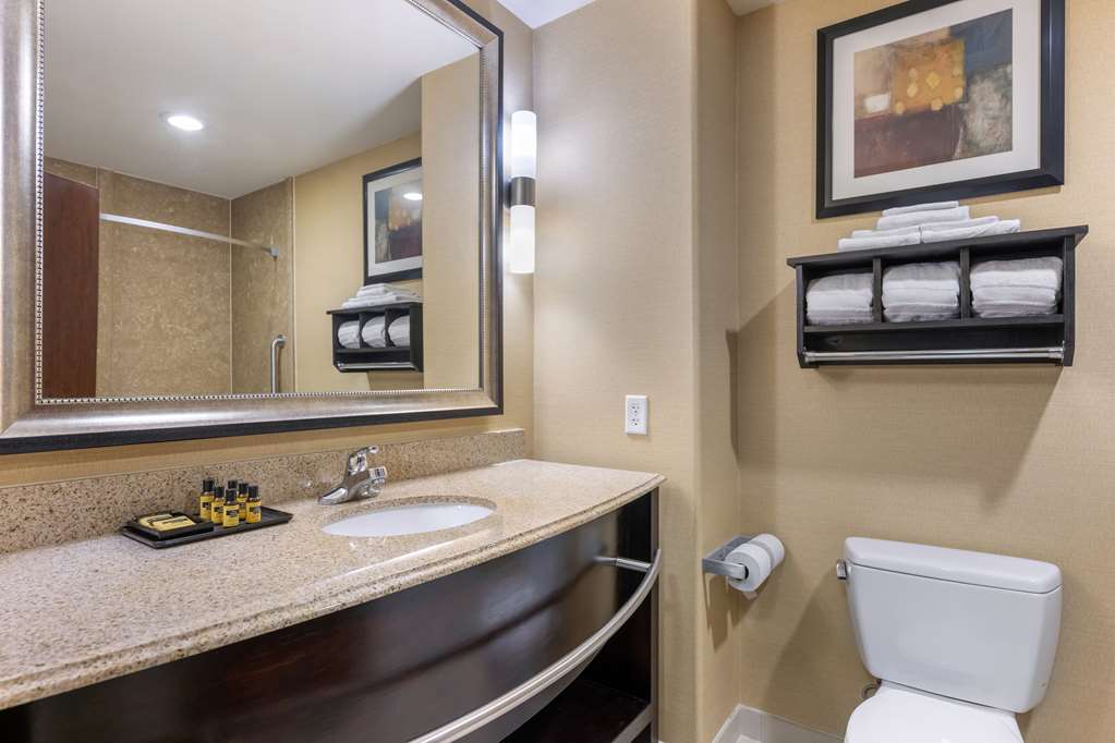Фото Best Western Plus Midland Suites