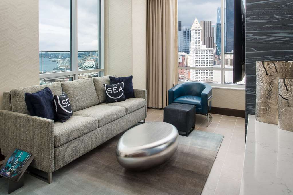 Фото Embassy Suites by Hilton Seattle Downtown Pioneer Square