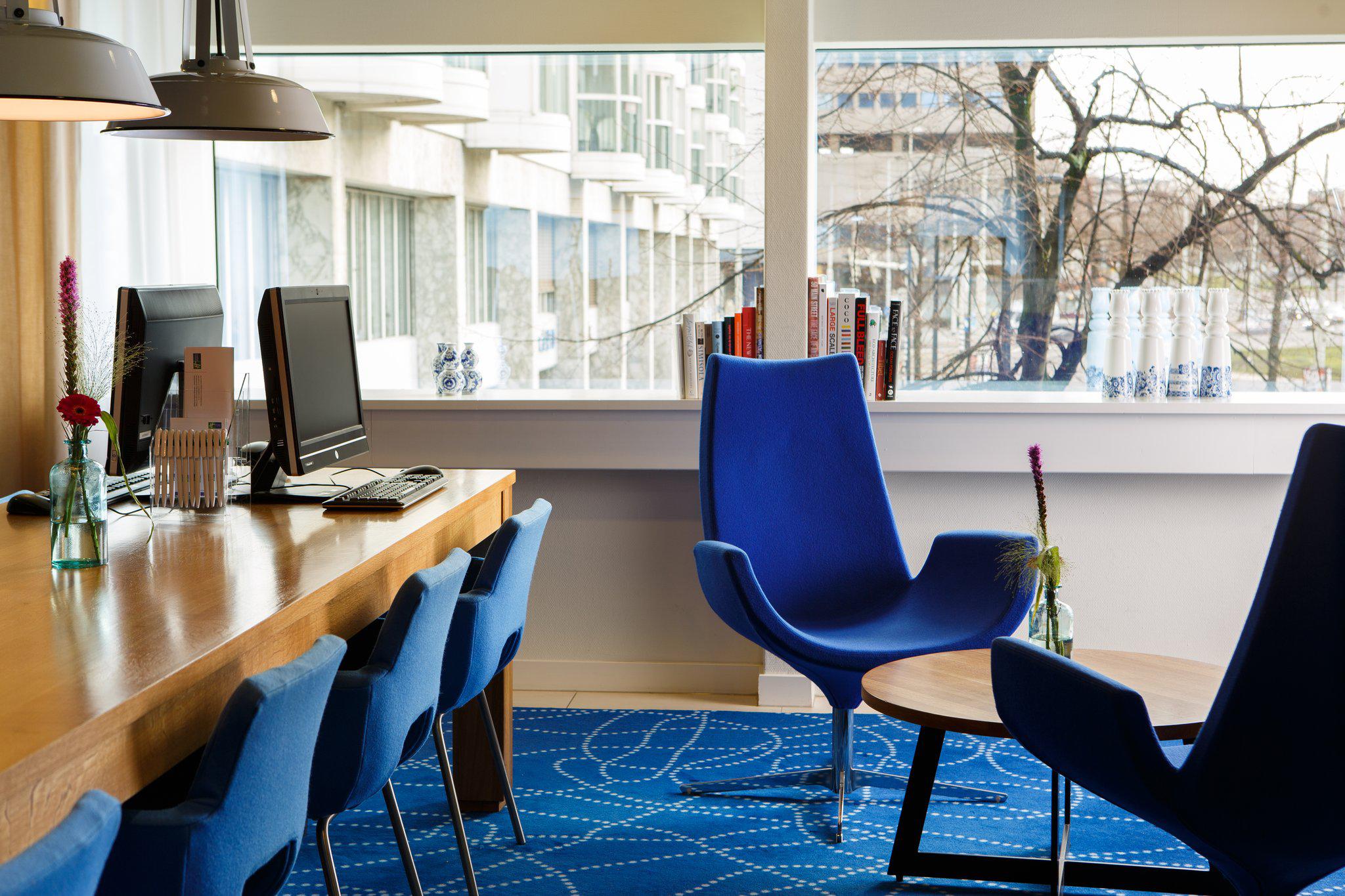 Фото Holiday Inn Express Rotterdam - Central Station