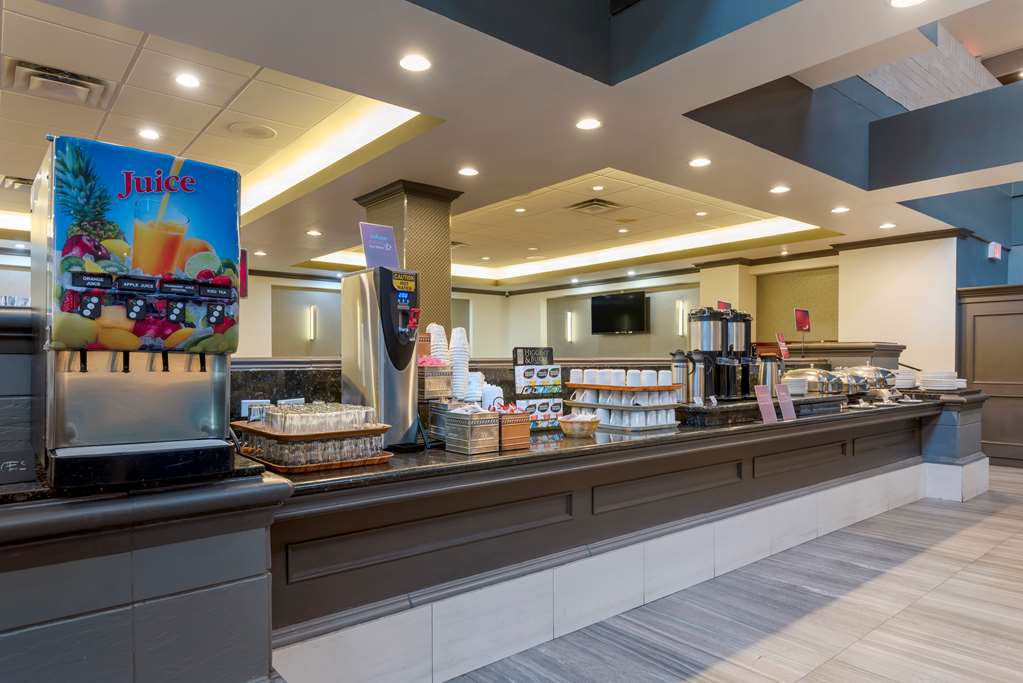 Фото Best Western Plus Village Park Inn