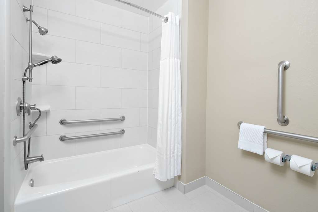 Фото DoubleTree Suites by Hilton Hotel Charlotte - SouthPark