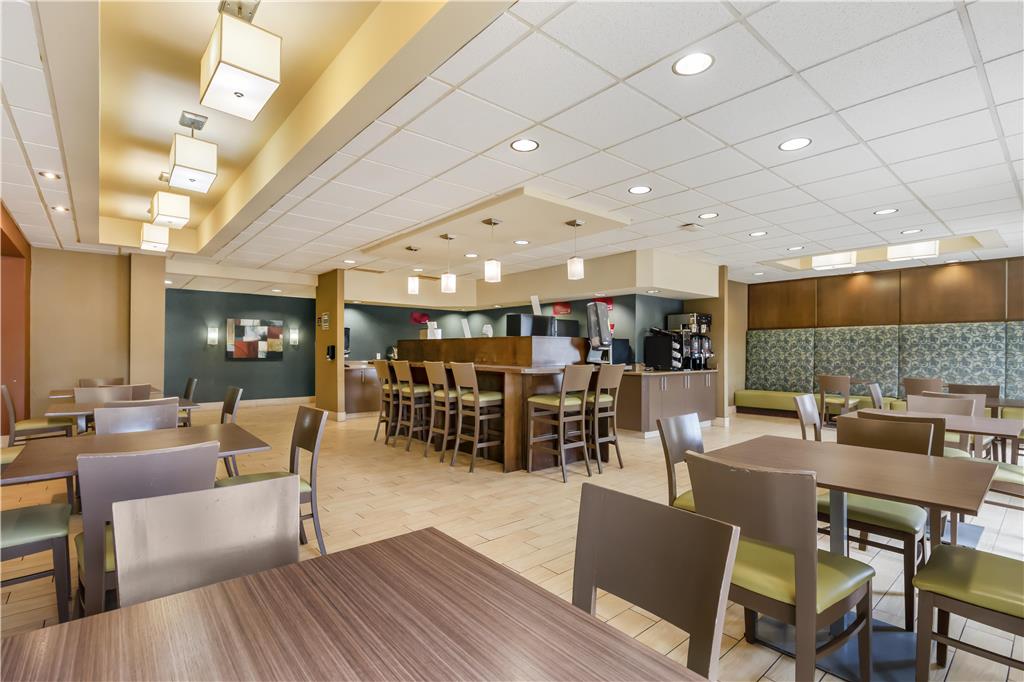 Фото Best Western Plus Winnipeg West
