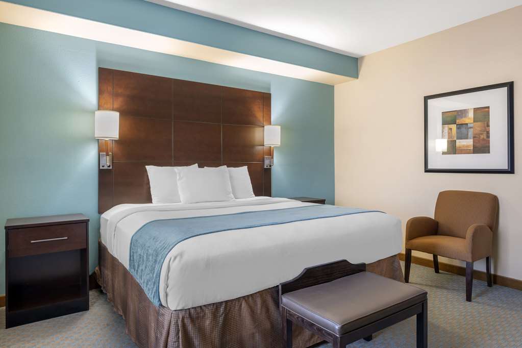 Фото Best Western Plus Midland Suites