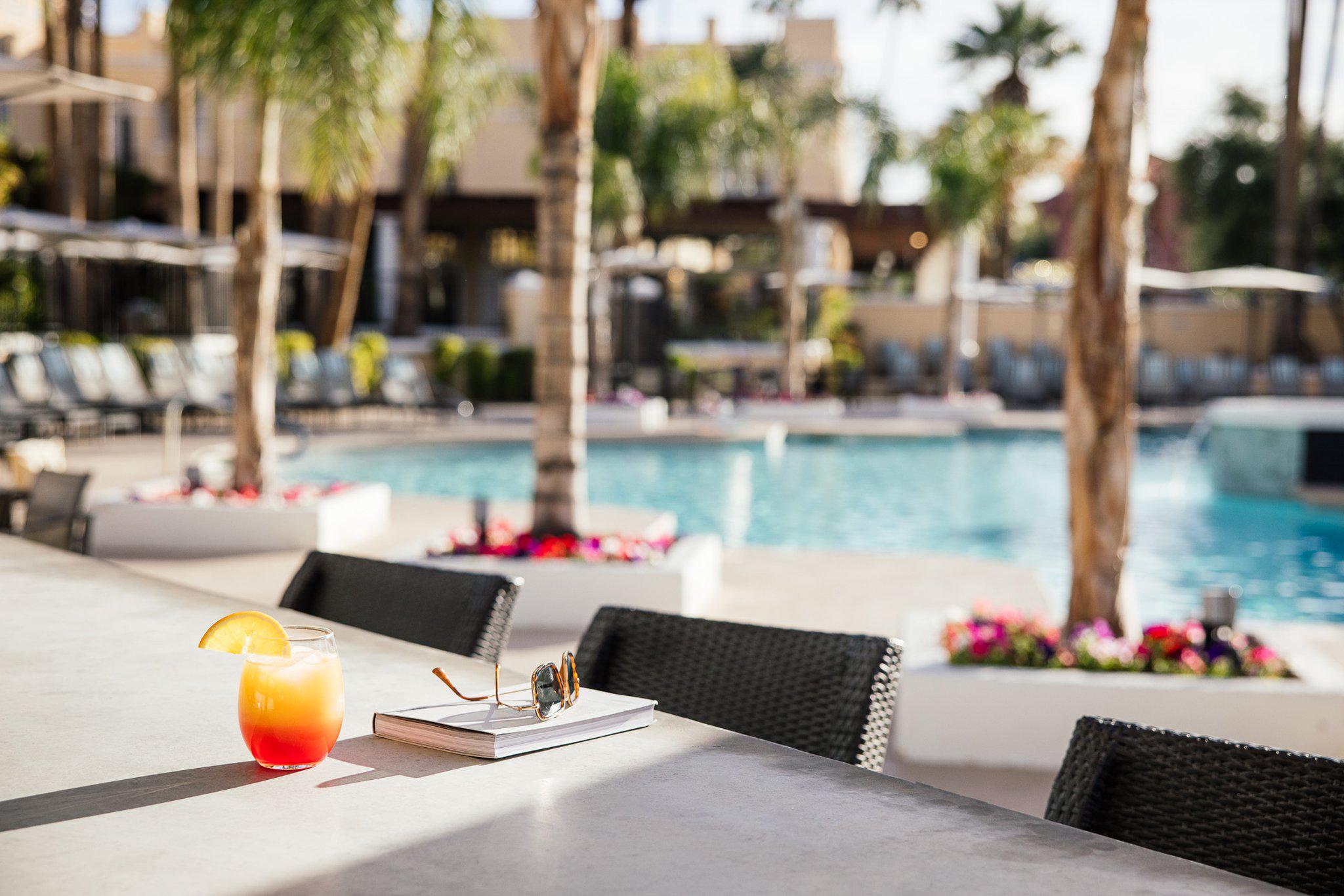 Фото Crowne Plaza Phoenix - Chandler Golf Resort, an Ihg Hotel