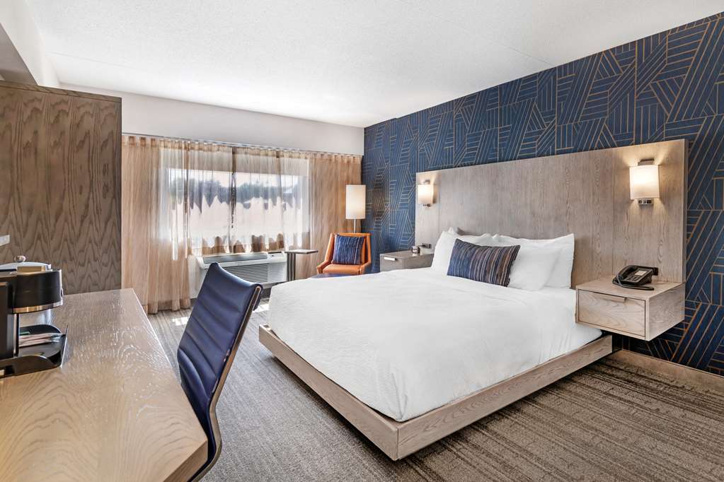 Фото Best Western Plus Landmark Inn