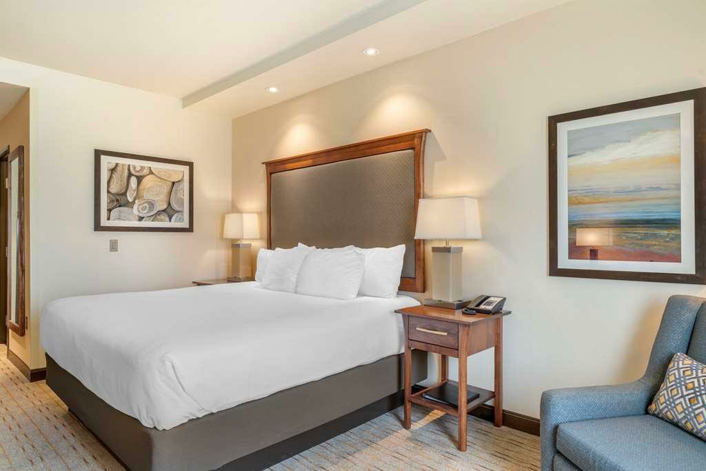 Фото Best Western Premier Boulder Falls Inn