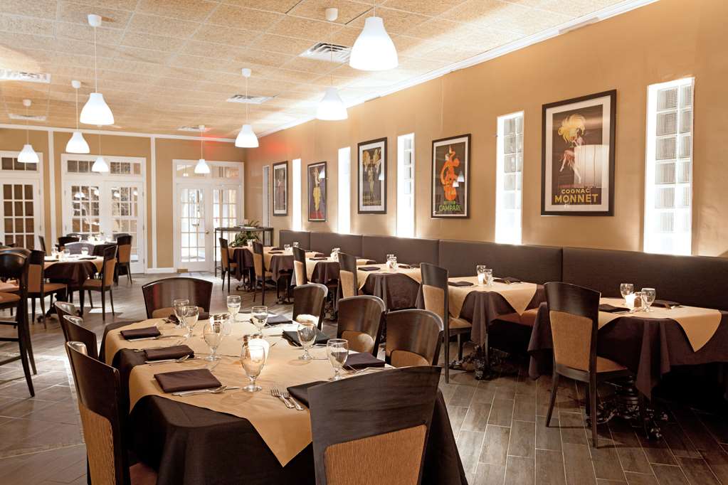 Фото Doubletree by Hilton Cape Cod - Hyannis