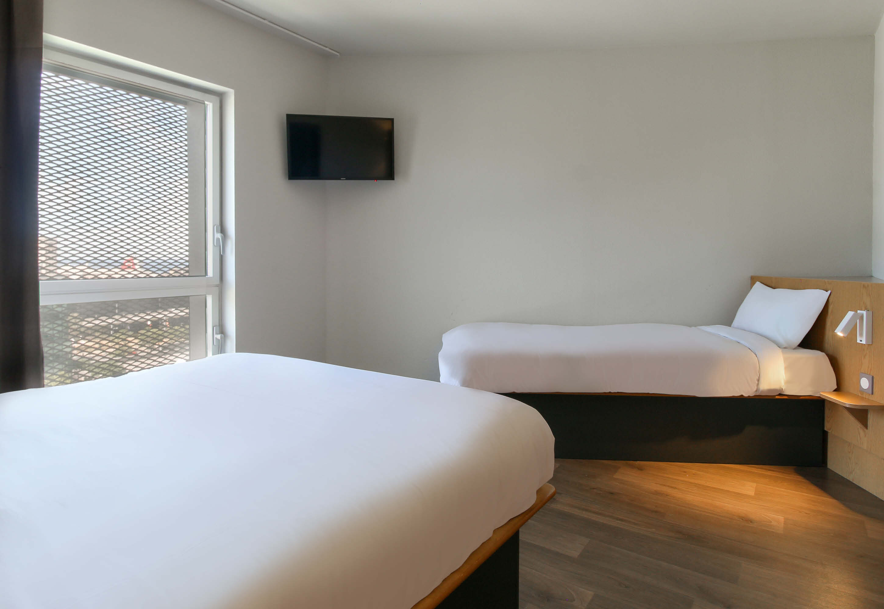 Фото B&B Hôtel Marseille Euromed