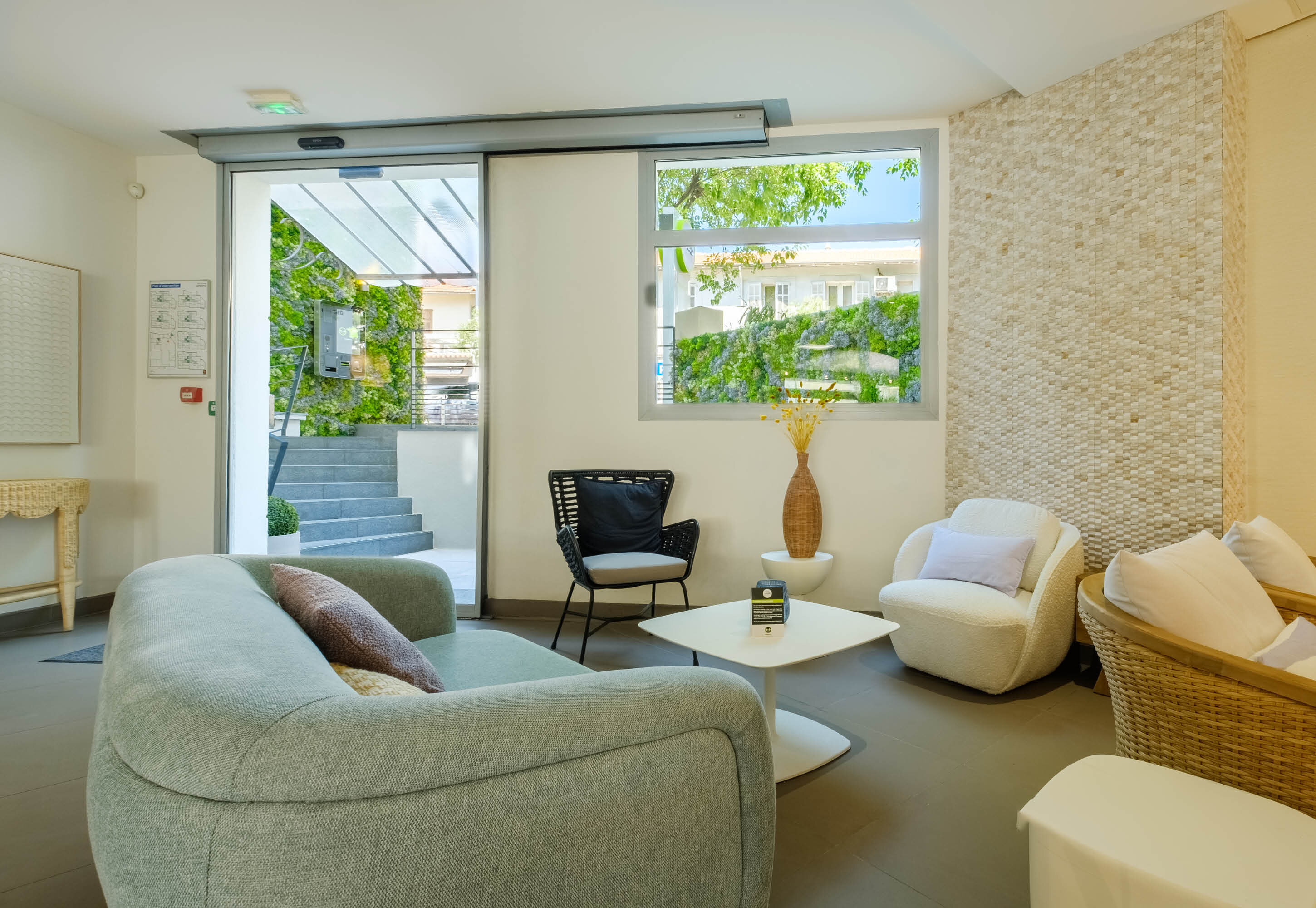 Фото B&b Hotel Antibes Juan-les-Pins