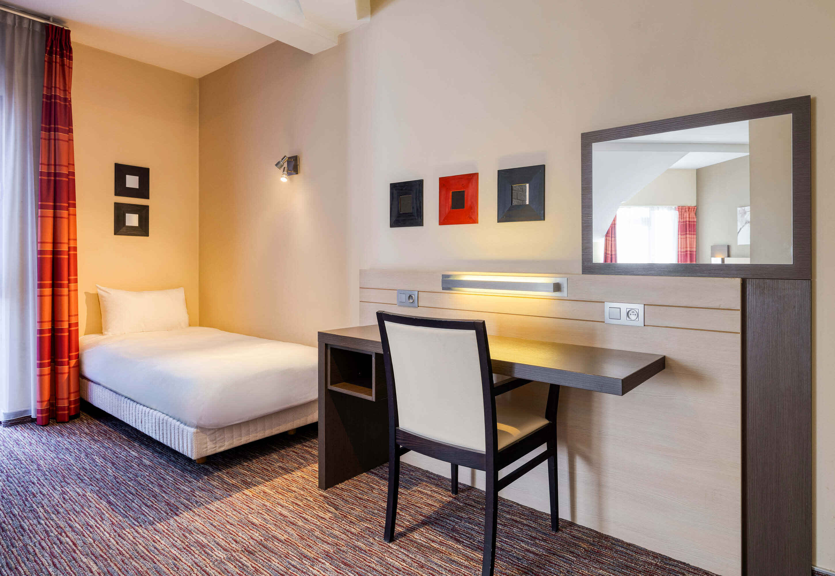 Фото B&b Hotel Mons Centre
