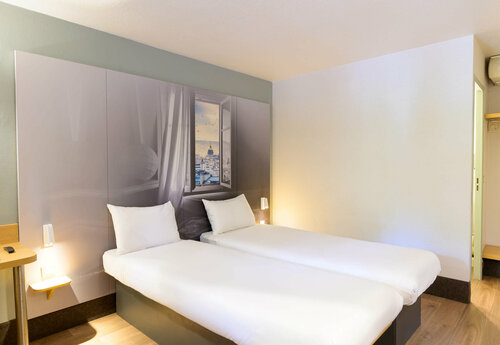 Гостиница B&b Hotel Pontault Combault в Мелёне