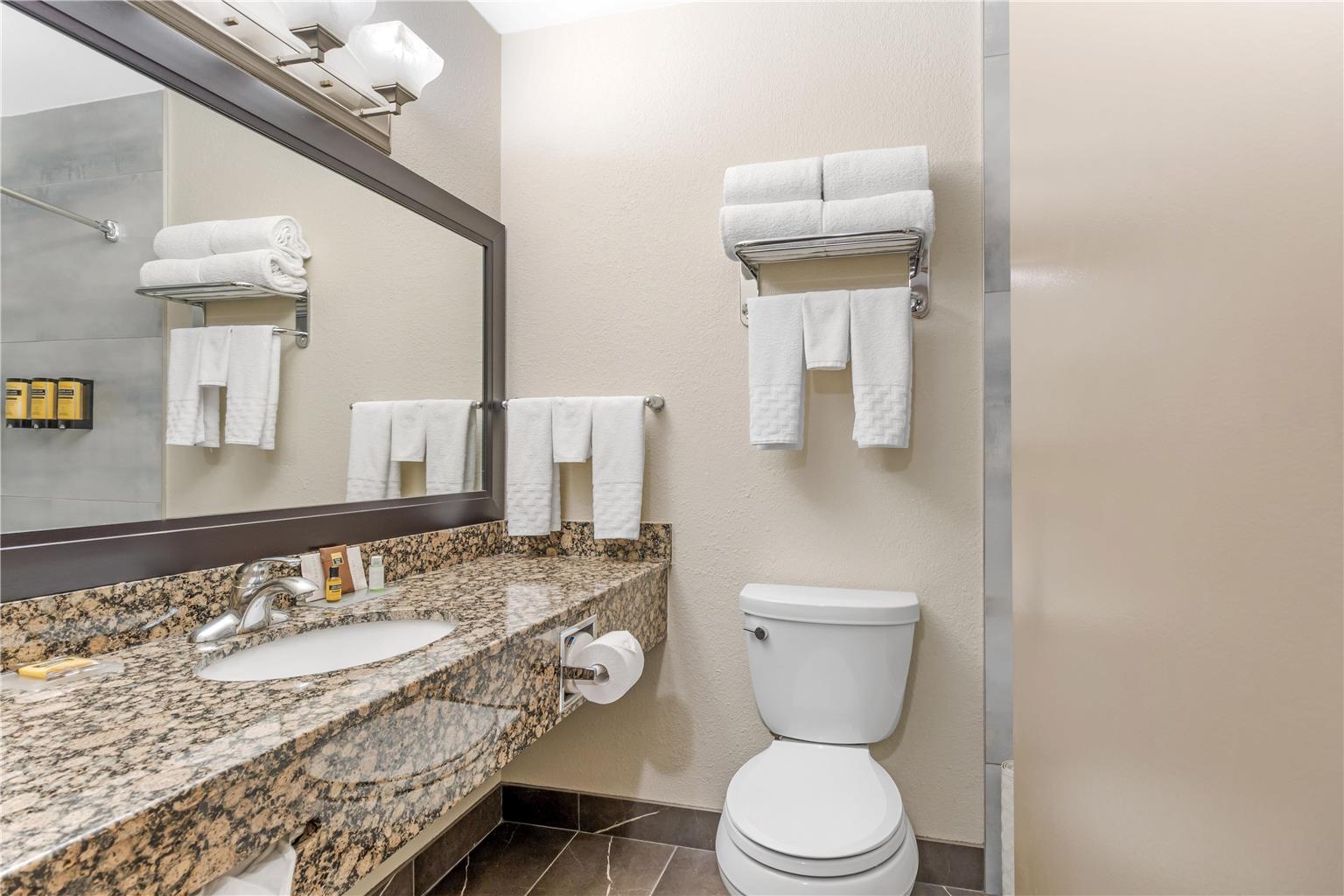 Фото Best Western Plus Pembina Inn & Suites