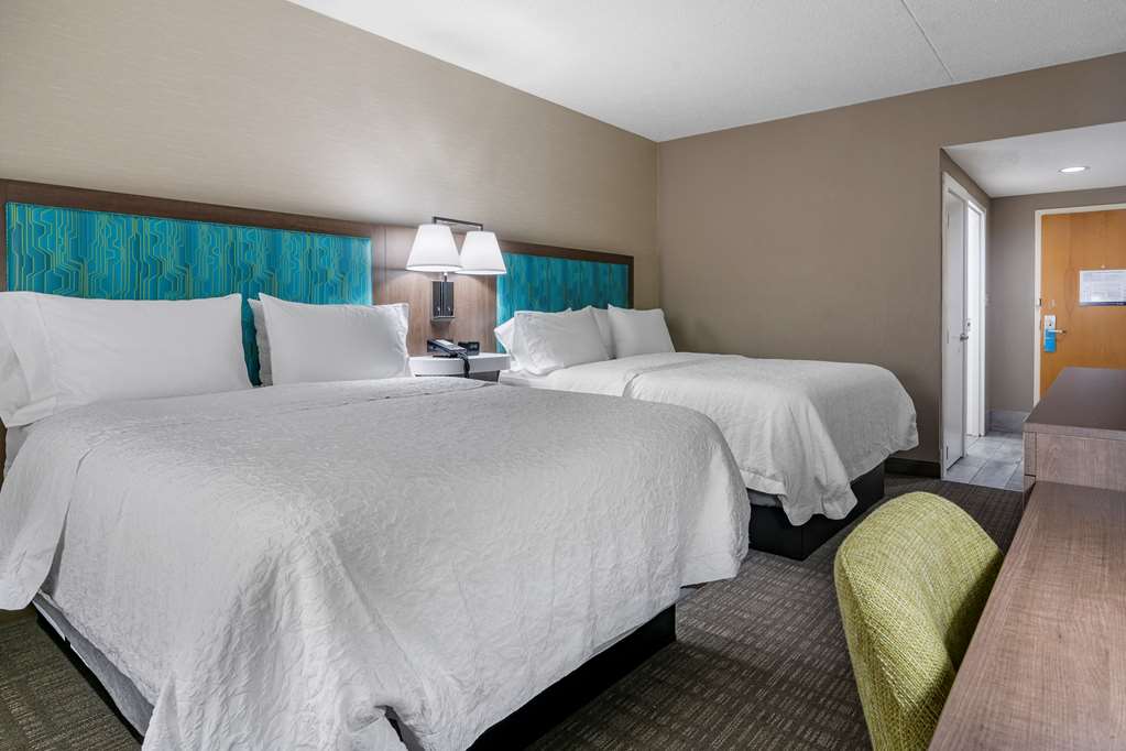 Фото Hampton Inn & Suites Louisville East