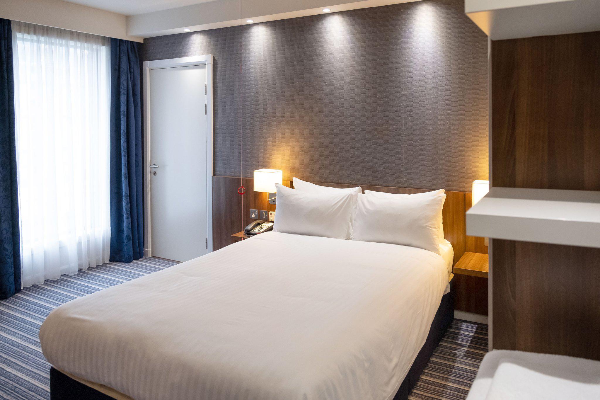 Фото Holiday Inn Express Manchester City Centre - Arena