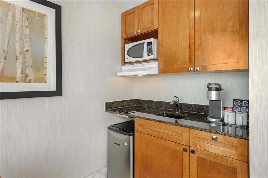 Фото Best Western Plus Suites Downtown