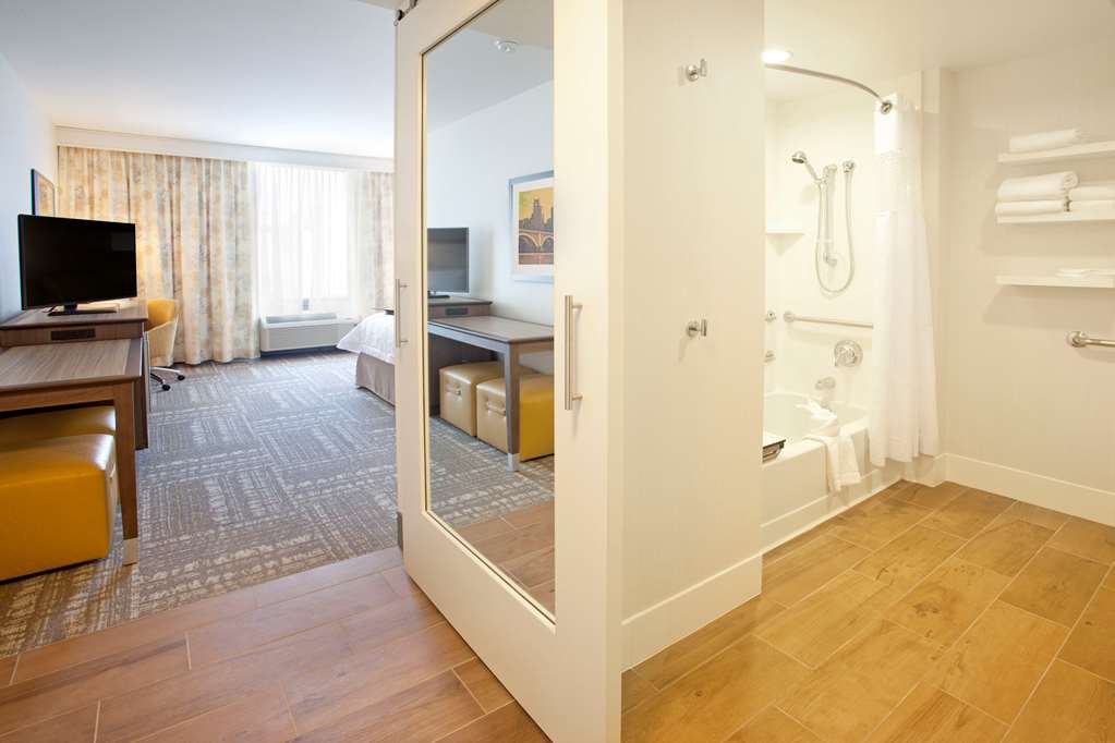 Фото Hampton Inn & Suites Minneapolis Downtown