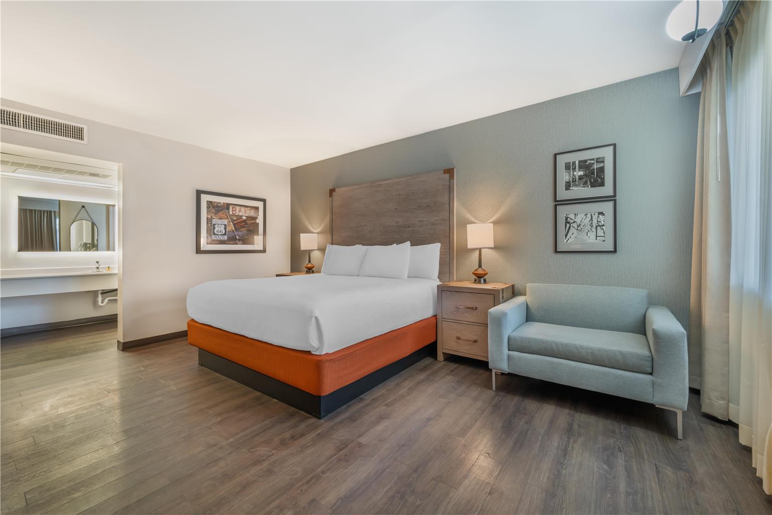 Фото Best Western Plus King's Inn & Suites