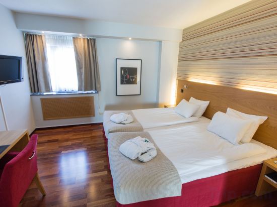 Фото Quality Hotel Royal Corner