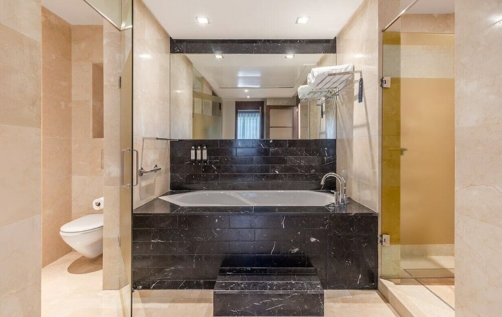 Фото Eurostars Suites Mirasierra