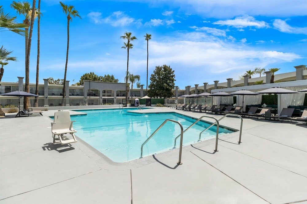 Фото Hourglass Hotel, Ascend Hotel Collection