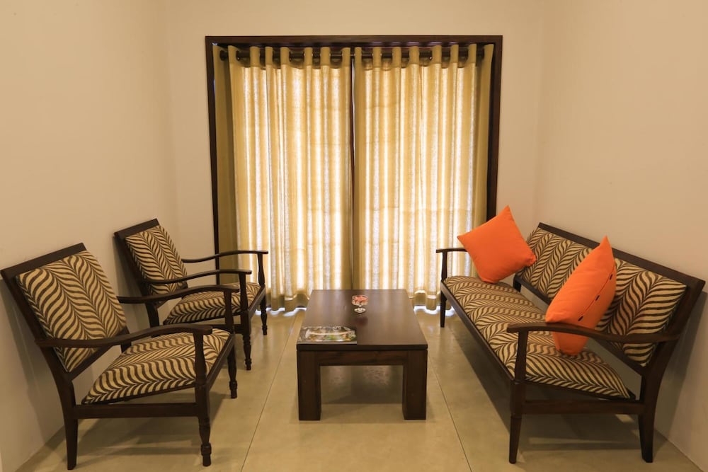 Фото Rajarata Hotel