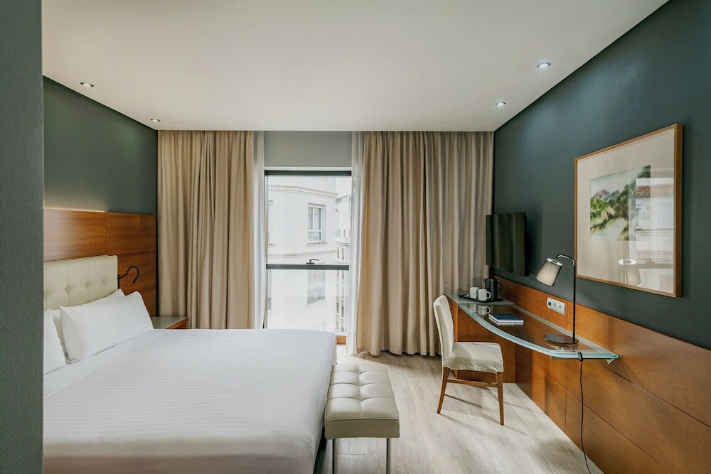 Фото Hotel Silken Coliseum