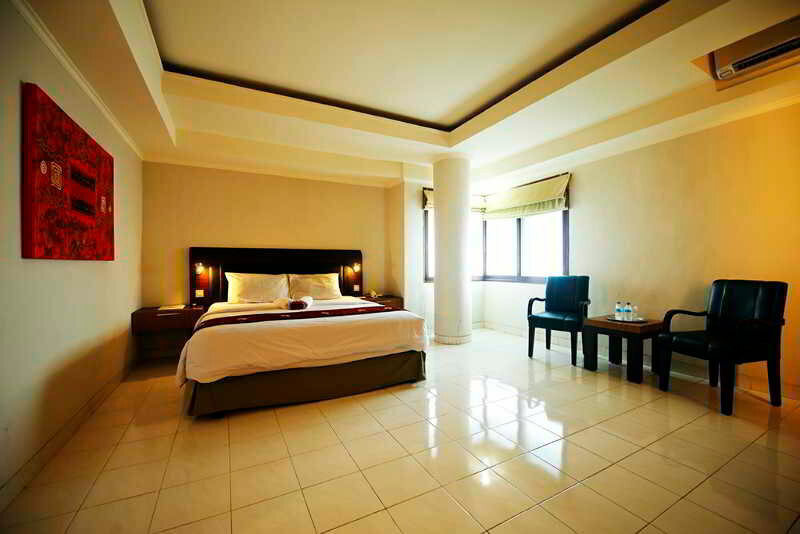 Фото Urbanview Hotel Taman Suci Denpasar Bali