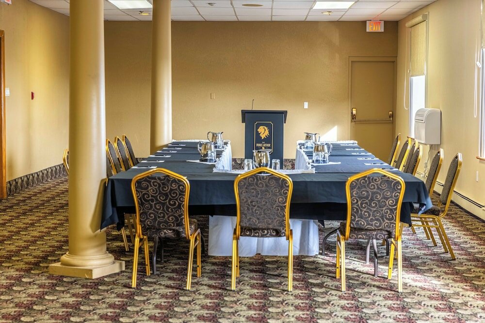 Фото Prince Arthur Waterfront Hotel & Suites