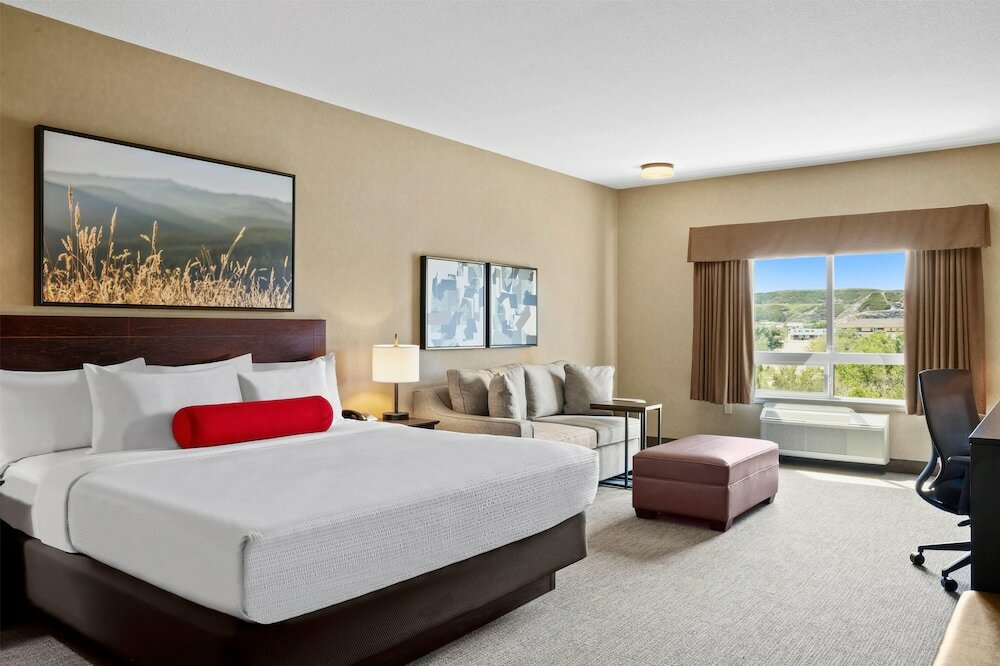 Фото Ramada by Wyndham Drumheller Hotel & Suites