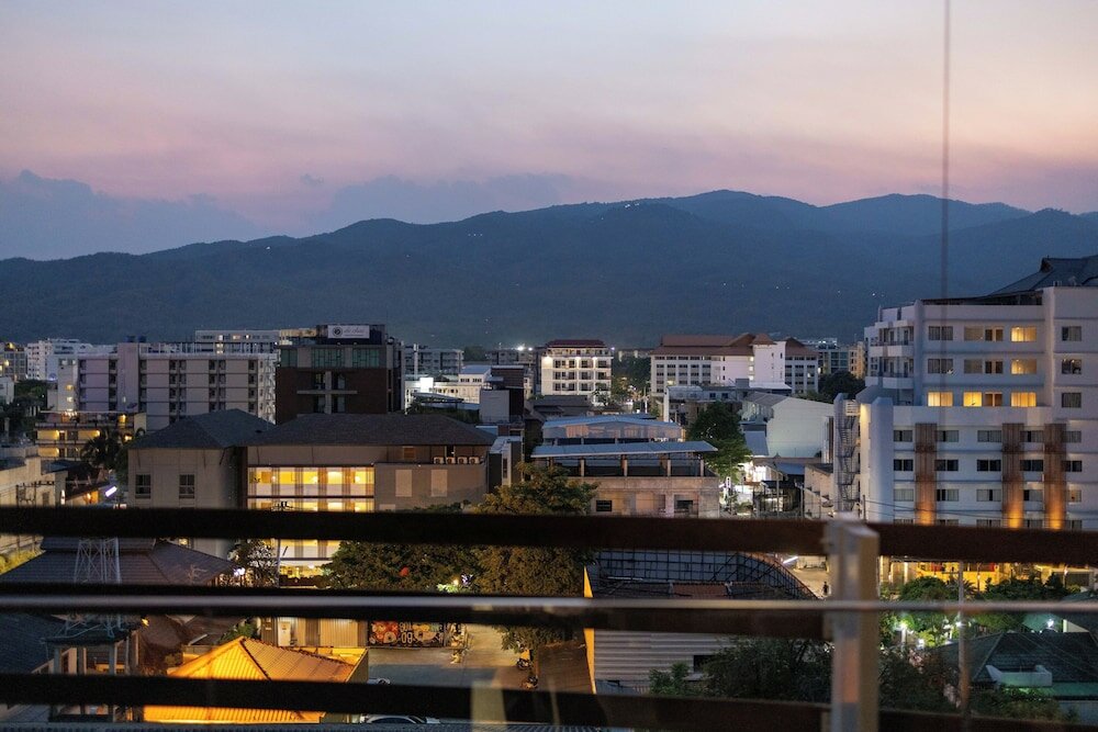 Фото Akyra Manor Chiang Mai