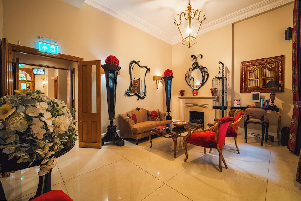 Фото Twenty Nevern Square Hotel