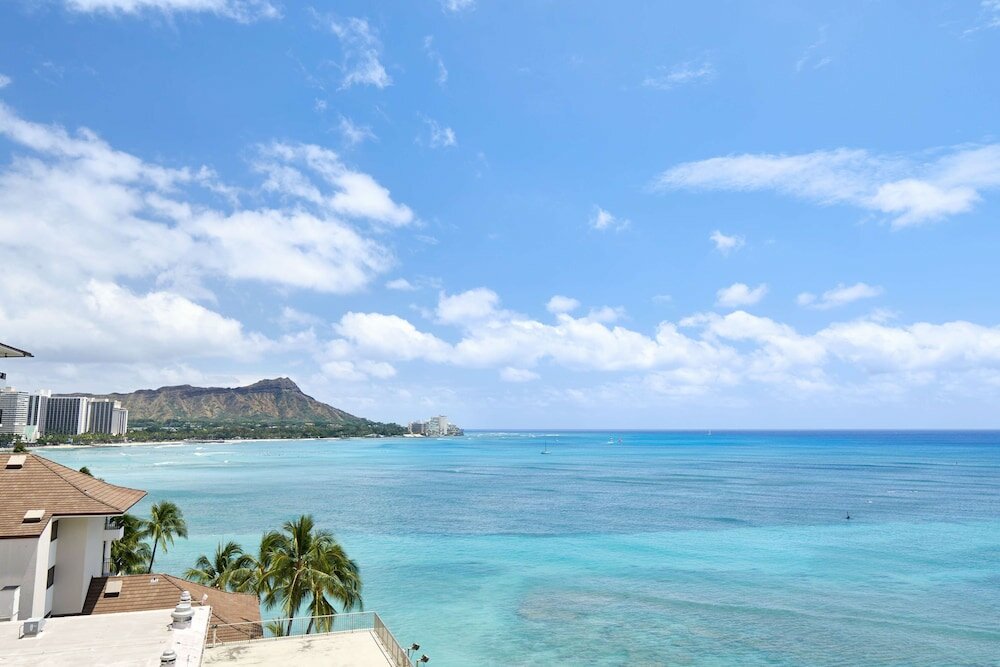 Фото Outrigger Reef Waikiki Beach Resort