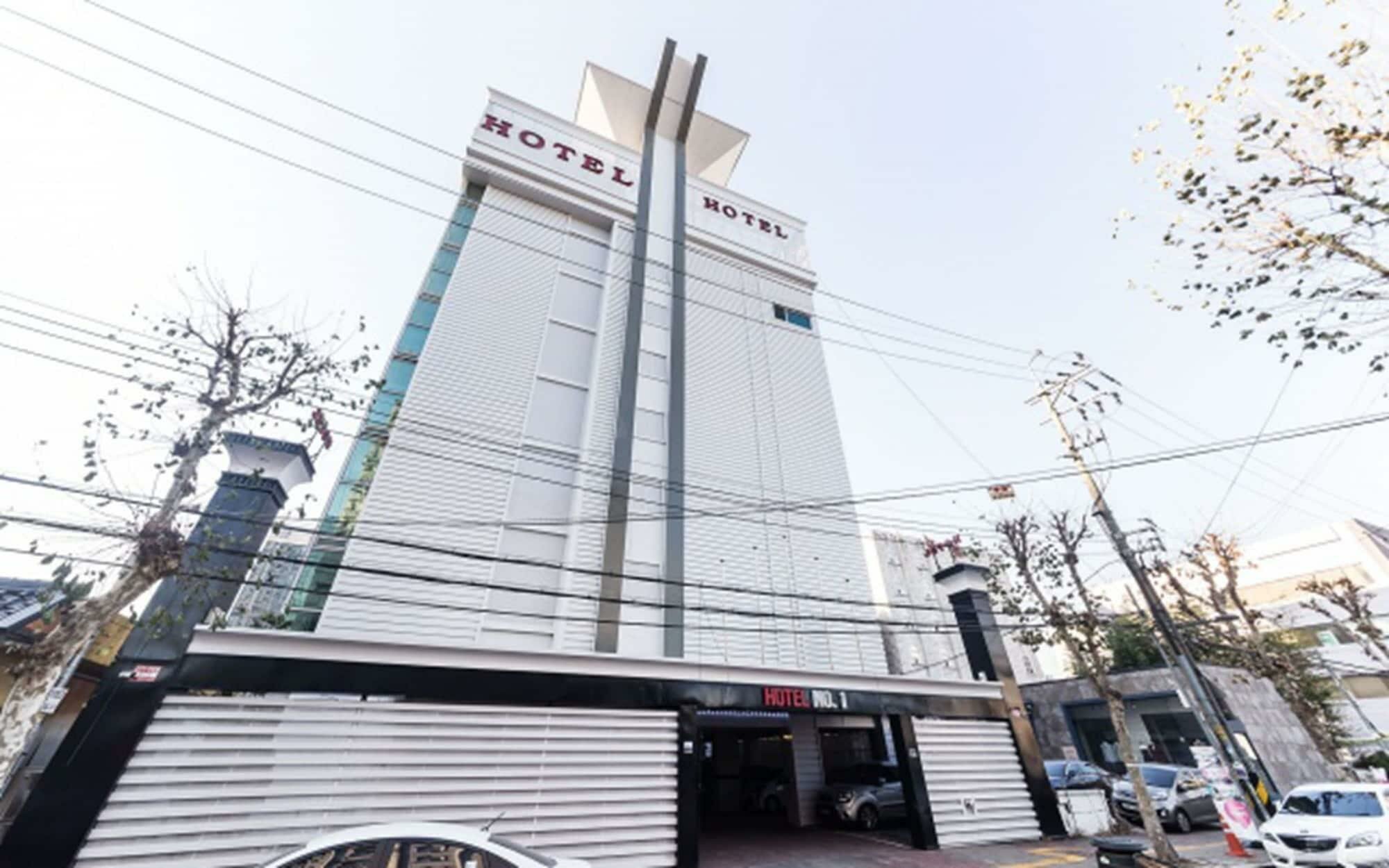 Фото отеля 1