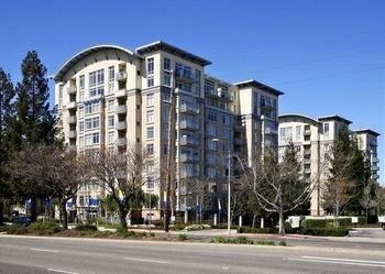 Гостиница Green Belt Views Key Mountain View 1 Br apts by RedAwning в Маунтин-Вью