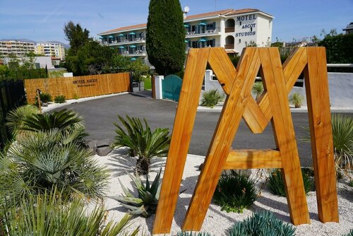 Гостиница Motel Ascot Studios в Кань-сюре-Мер