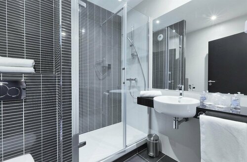 Гостиница Kyriad Saint Quentin EN Yvelines - Montigny в Монтиньи-ле-Бретонё