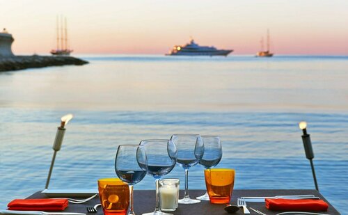 Гостиница Le Meridien Beach Plaza в Бозолее
