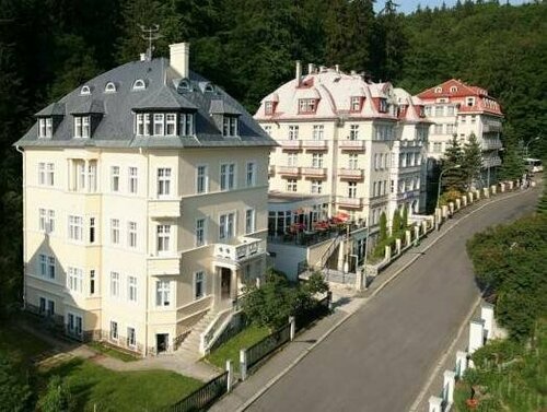 Гостиница Lázně Mánes в Карловых Варах